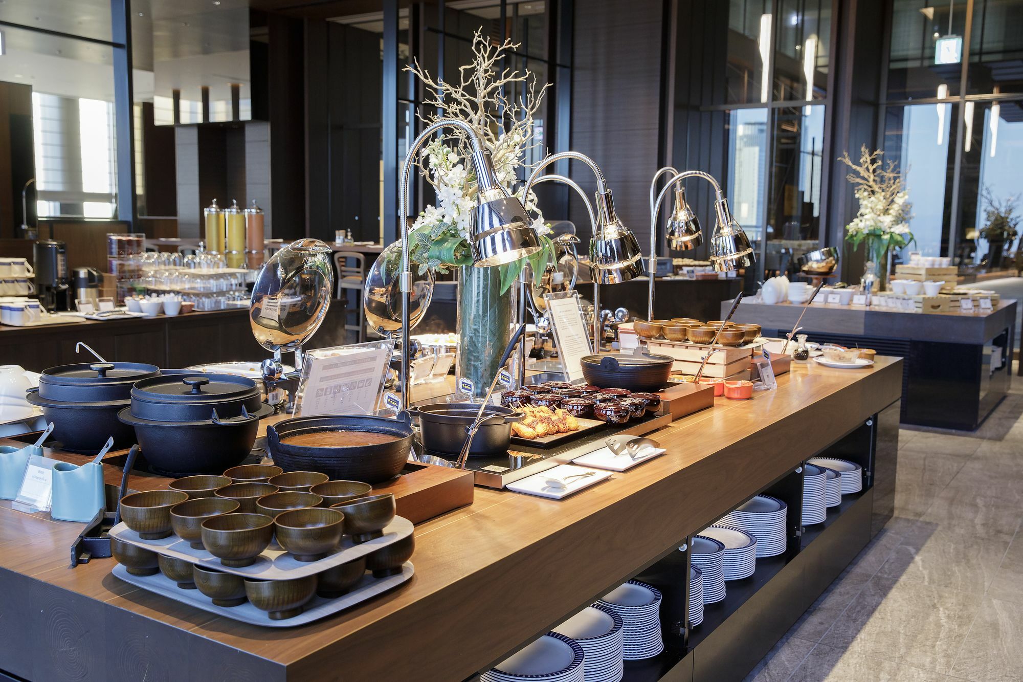 นาโกยา ปริ้นซ์ โฮเต็ล สกาย ทาวเวอร์ Hotel นาโกย่า ภายนอก รูปภาพ A buffet at a hotel